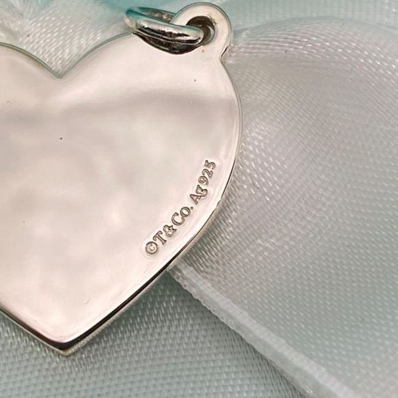 Tiffany & Co heart MOM heart tag charm NEW W/box for bracelet necklace - Picture 4 of 6
